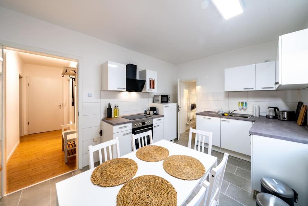 Modernisiertes Altbau 3-Zi Apartment リンテルン エクステリア 写真