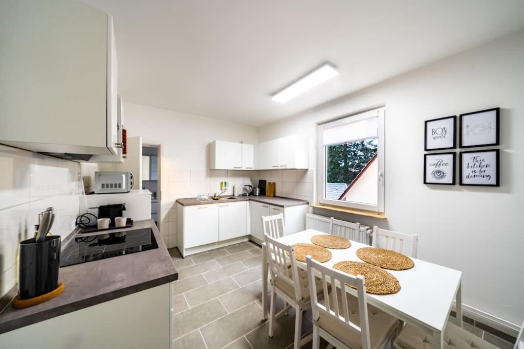 Modernisiertes Altbau 3-Zi Apartment リンテルン エクステリア 写真