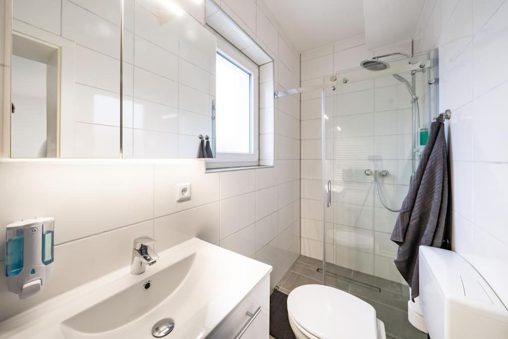 Modernisiertes Altbau 3-Zi Apartment リンテルン エクステリア 写真